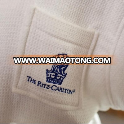 Wholesale white waffle bathrobe with embroidery logo in large quantity